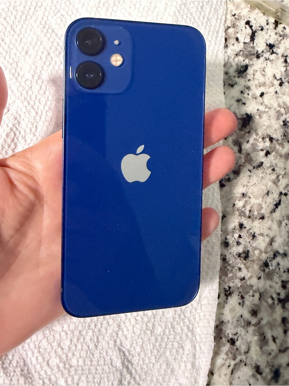 iPhone 12 mini with cord blue cute 🤗original owner 💙 64 GB UNLOCKED 😎
